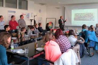 Der etwas andere Blick: FFH-Schüler besichtigen die Ampack GmbH