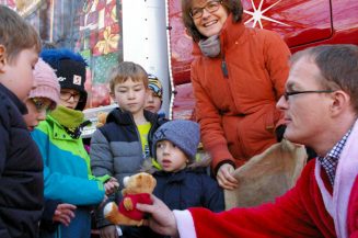 MAN-Weihnachts-Truck besucht FFH-Schüler