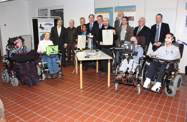 Mechatronik hilft Menschen mit Handicap: Förderpreis des Rotary Club Augsburg-Fuggerstadt geht an Studierende der Hochschule Augsburg